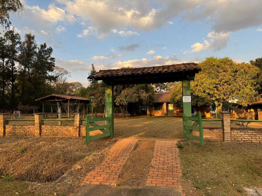 Casa de Condomínio à venda com 4 quartos, 200m² - Foto 2