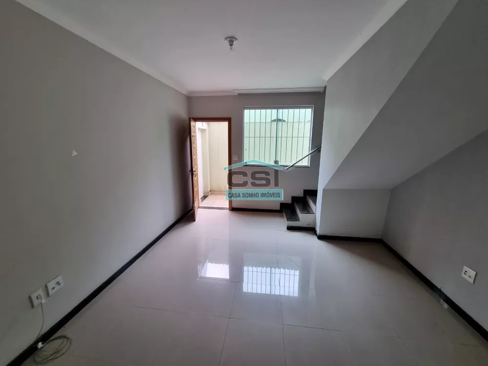 Casa à venda com 2 quartos, 62m² - Foto 1