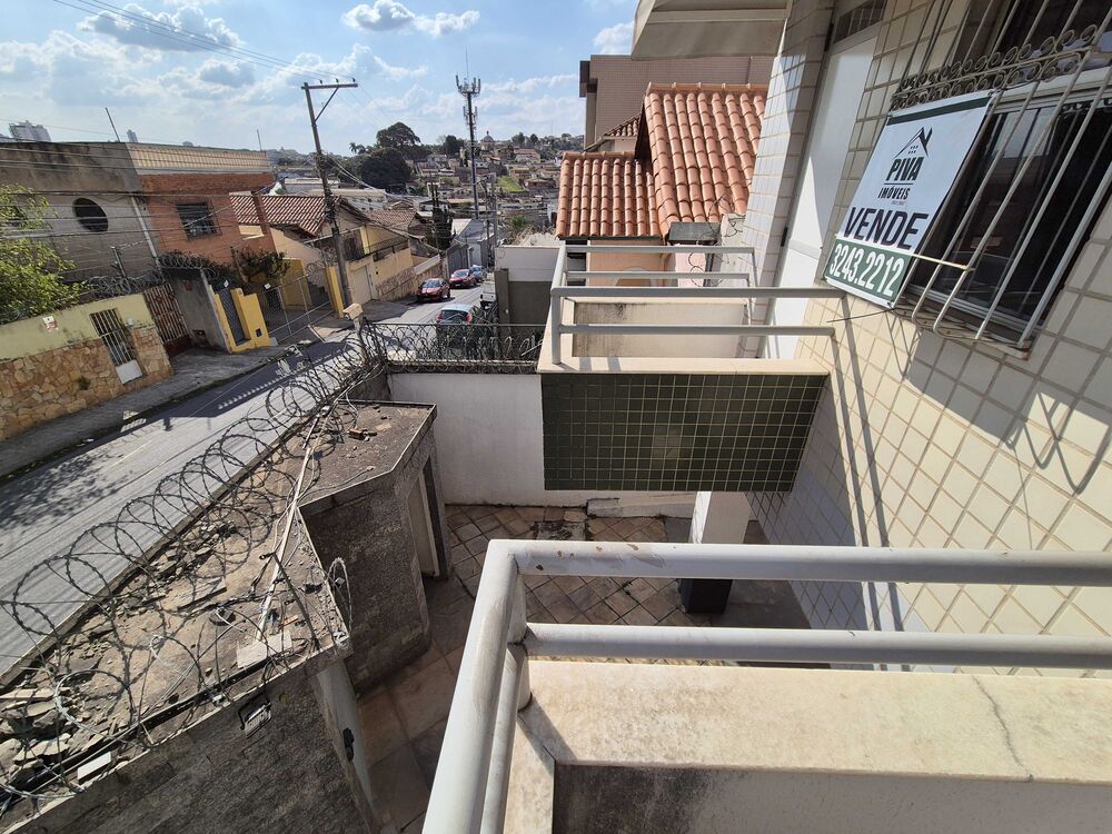 Apartamento à venda com 3 quartos, 76m² - Foto 3
