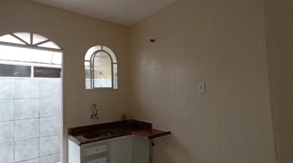 Casa à venda com 2 quartos, 66m² - Foto 4