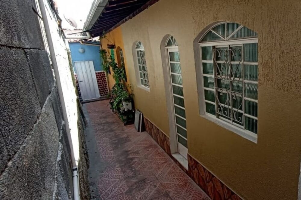 Casa à venda com 2 quartos, 66m² - Foto 1