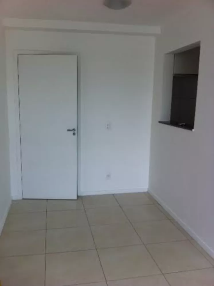 Apartamento à venda com 2 quartos, 61m² - Foto 1