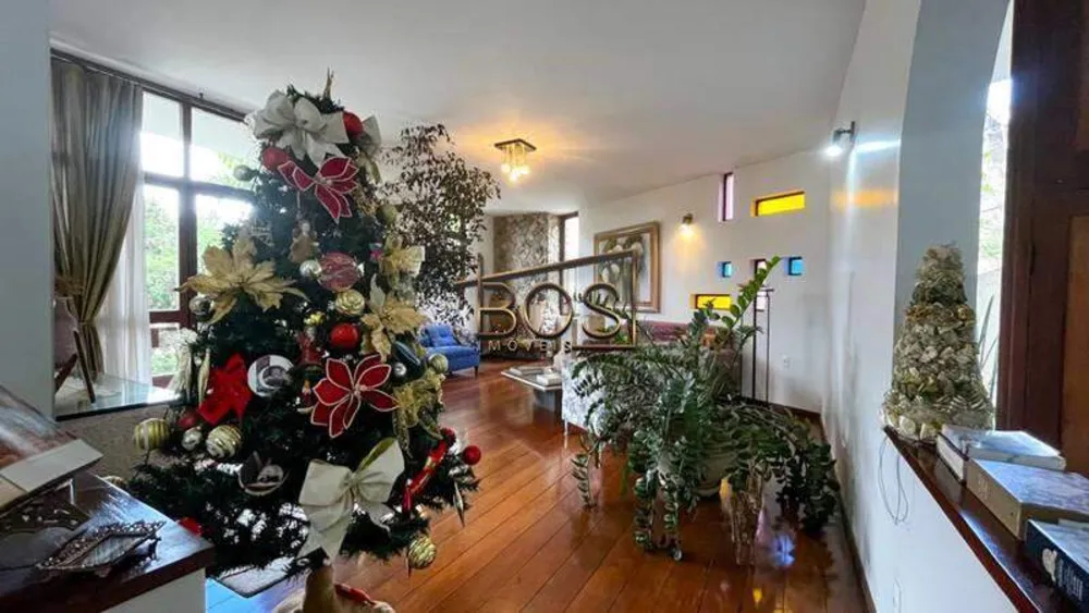 Casa, 4 quartos, 384 m² - Foto 1