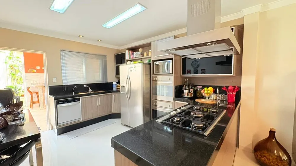 Casa, 3 quartos, 214 m² - Foto 4