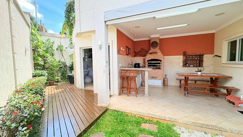Casa, 3 quartos, 214 m² - Foto 2