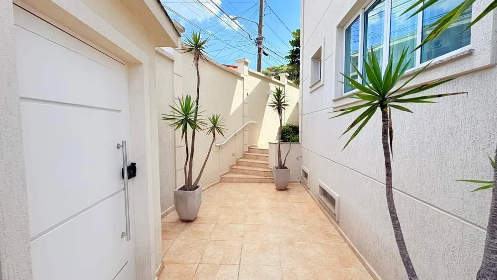 Casa, 3 quartos, 214 m² - Foto 1