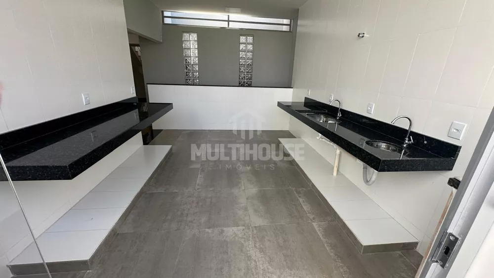 Casa à venda com 4 quartos, 240m² - Foto 8