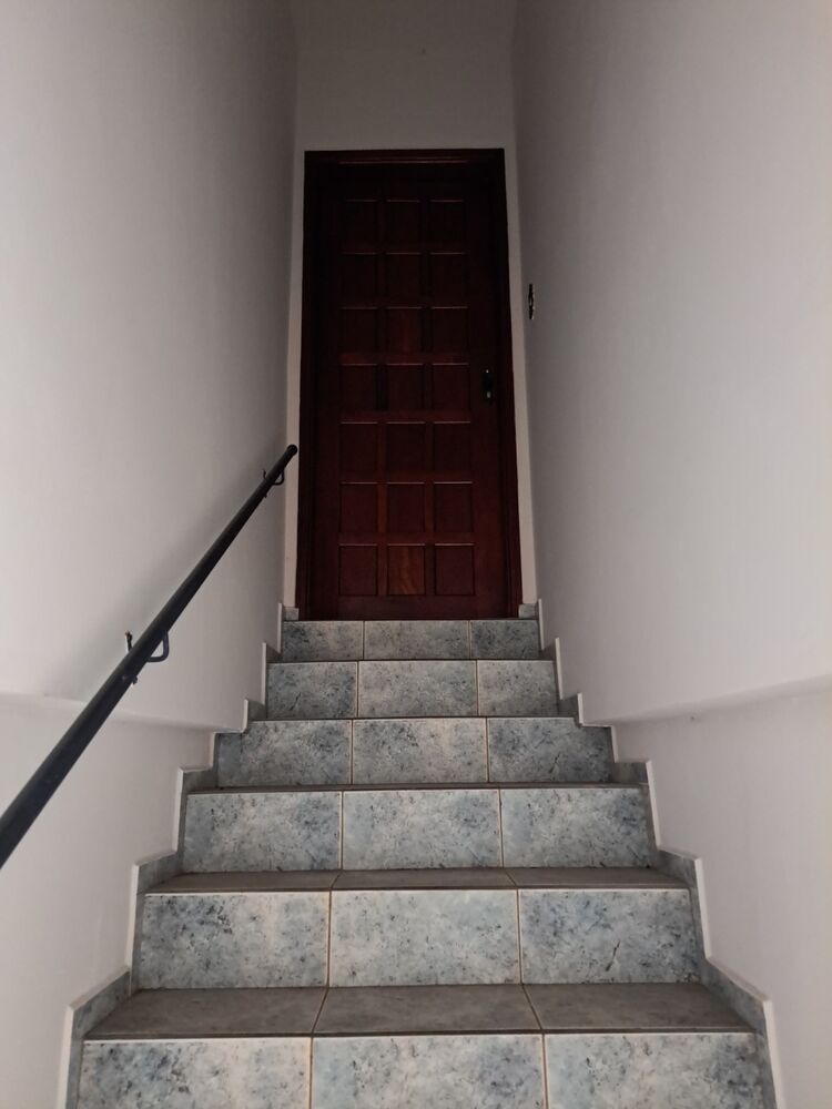 Casa para alugar com 4 quartos, 106m² - Foto 2