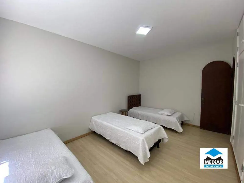 Casa, 4 quartos, 312 m² - Foto 2