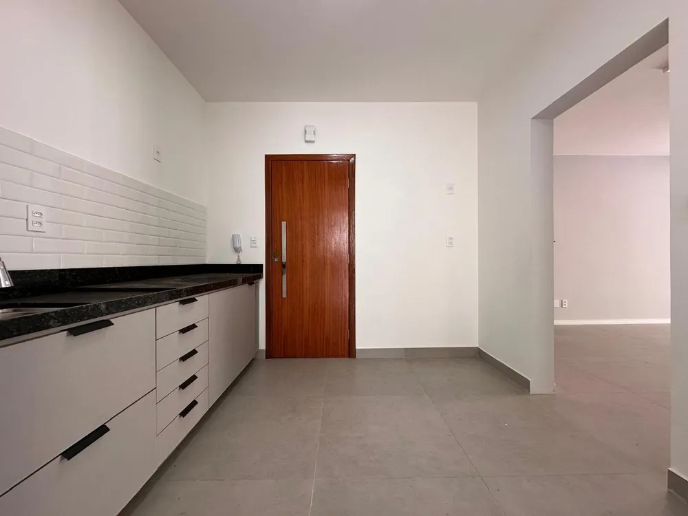 Apartamento, 3 quartos, 241 m² - Foto 2