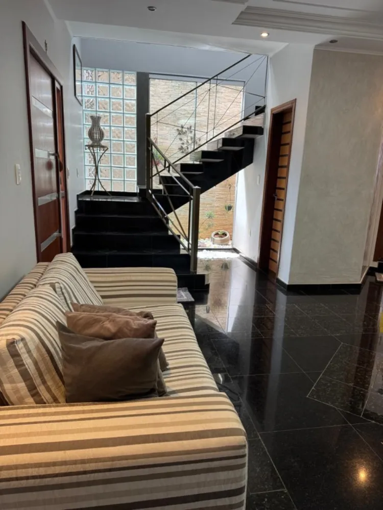 Casa, 4 quartos, 196 m² - Foto 2