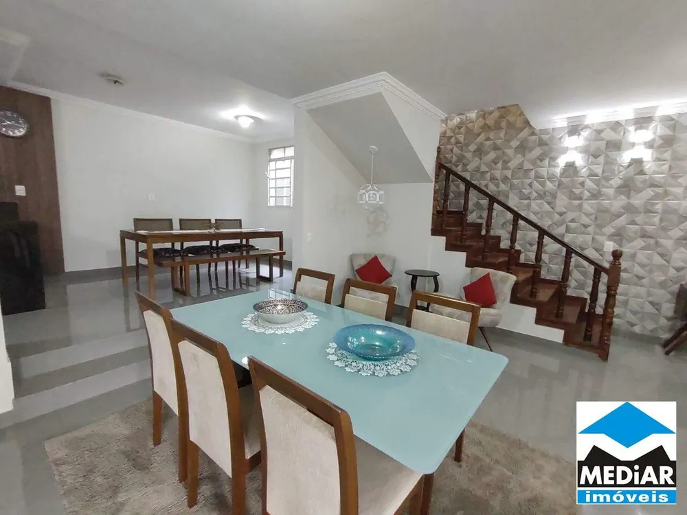 Casa, 6 quartos, 280 m² - Foto 2