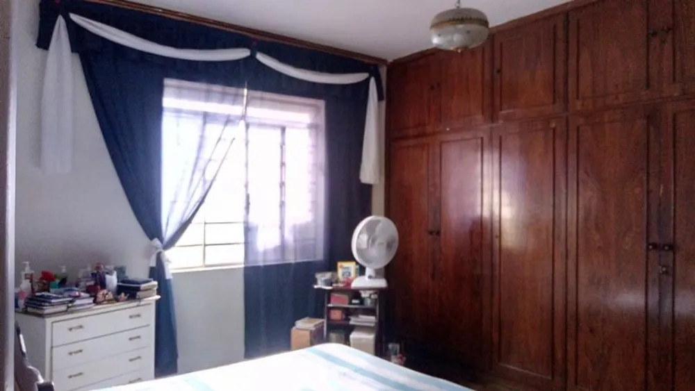 Casa, 4 quartos, 205 m² - Foto 1
