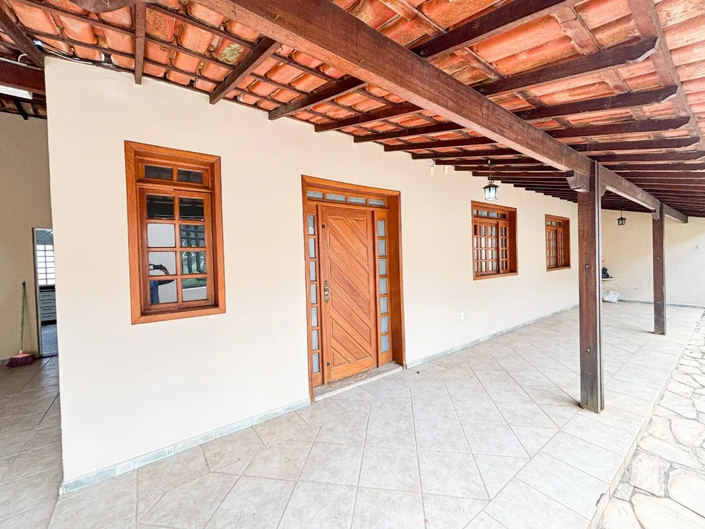 Casa, 5 quartos, 368 m² - Foto 1