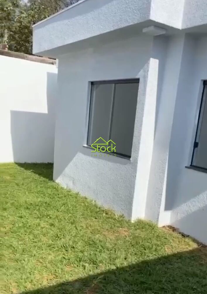 Casa à venda com 3 quartos, 190m² - Foto 1