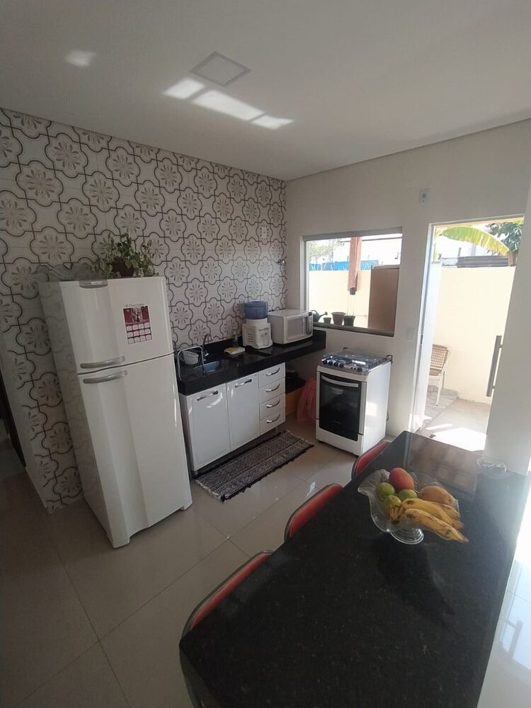Casa à venda com 2 quartos, 55m² - Foto 4