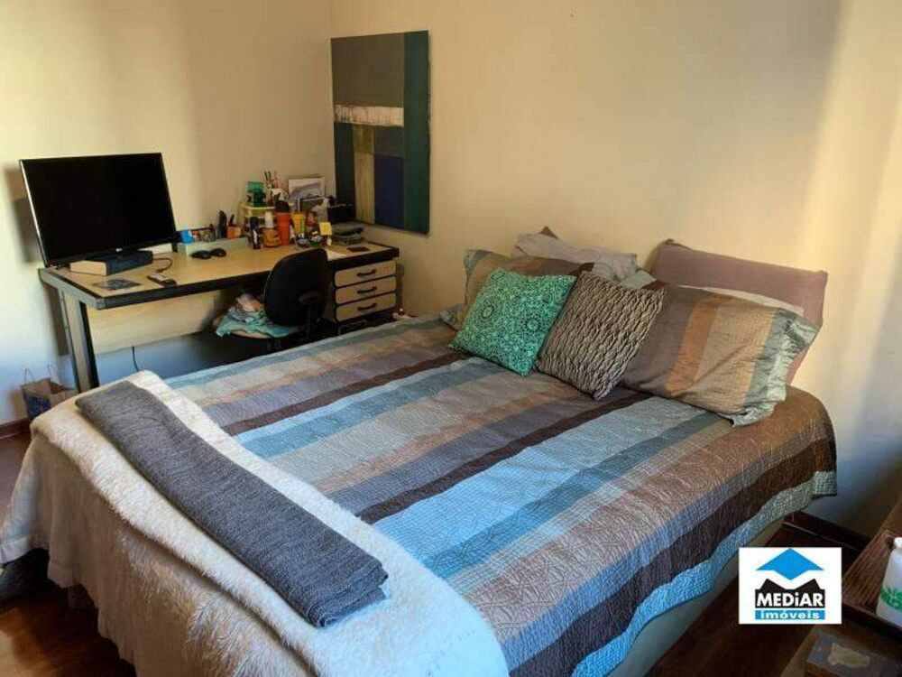 Apartamento à venda com 4 quartos, 160m² - Foto 2