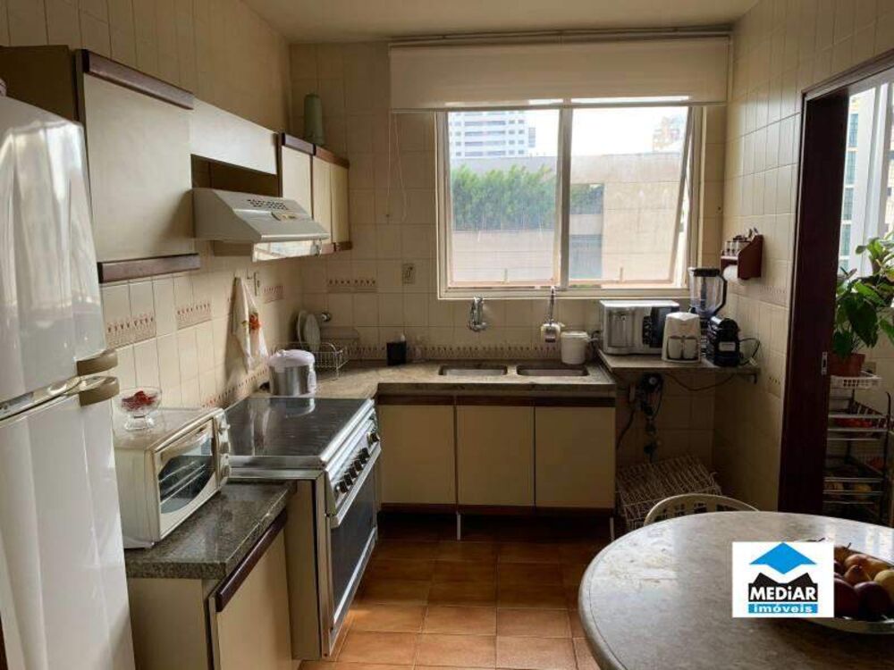 Apartamento à venda com 4 quartos, 160m² - Foto 7
