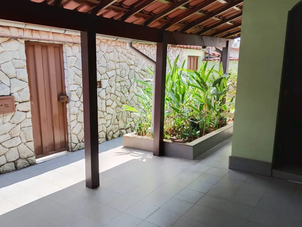 Casa, 5 quartos, 338 m² - Foto 1