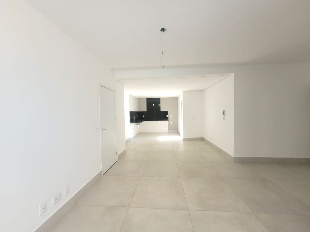 Apartamento à venda com 3 quartos, 160m² - Foto 2