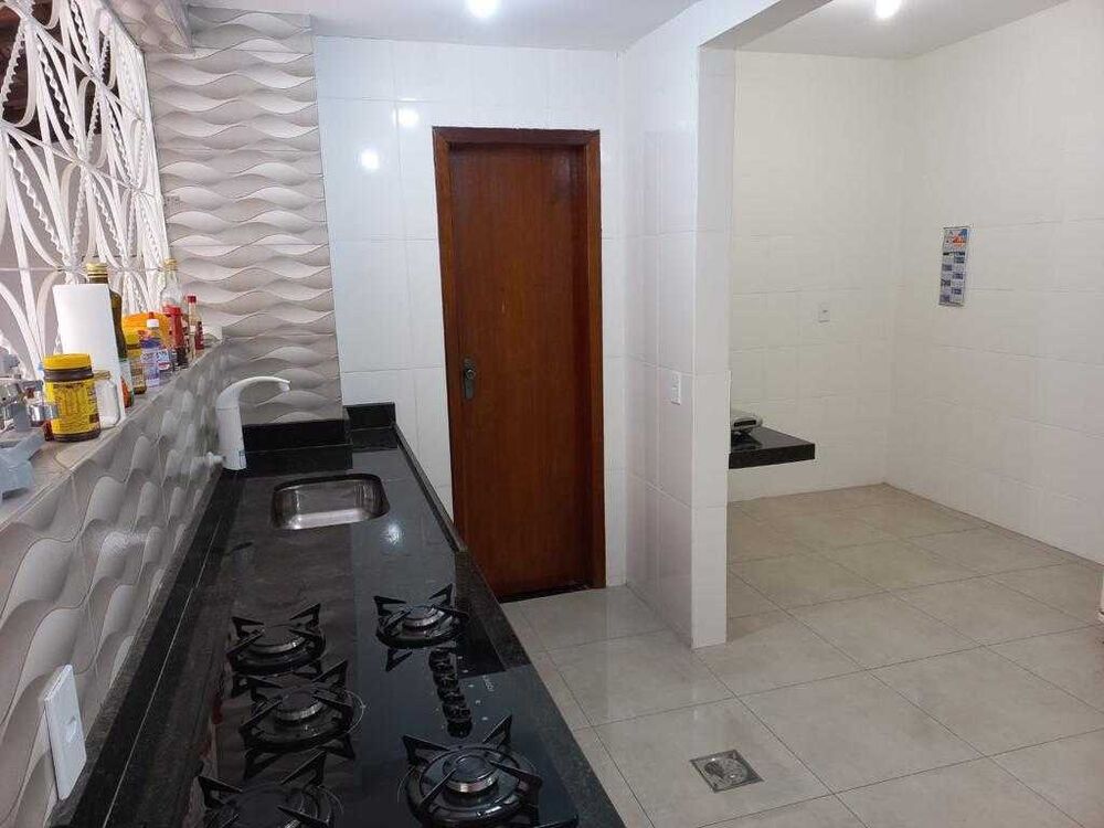 Apartamento à venda com 3 quartos, 185m² - Foto 2