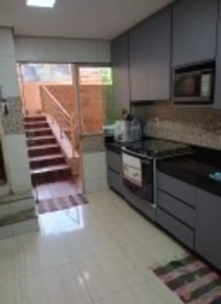 Casa à venda com 1 quarto, 150m² - Foto 8