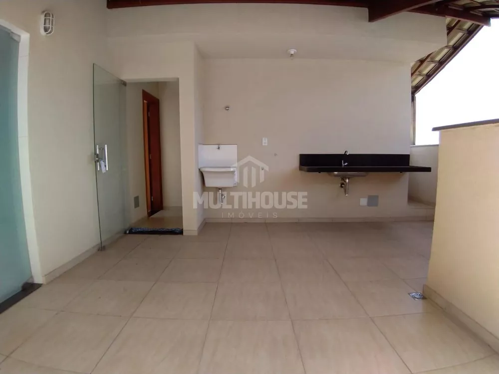 Cobertura à venda com 3 quartos, 90m² - Foto 2