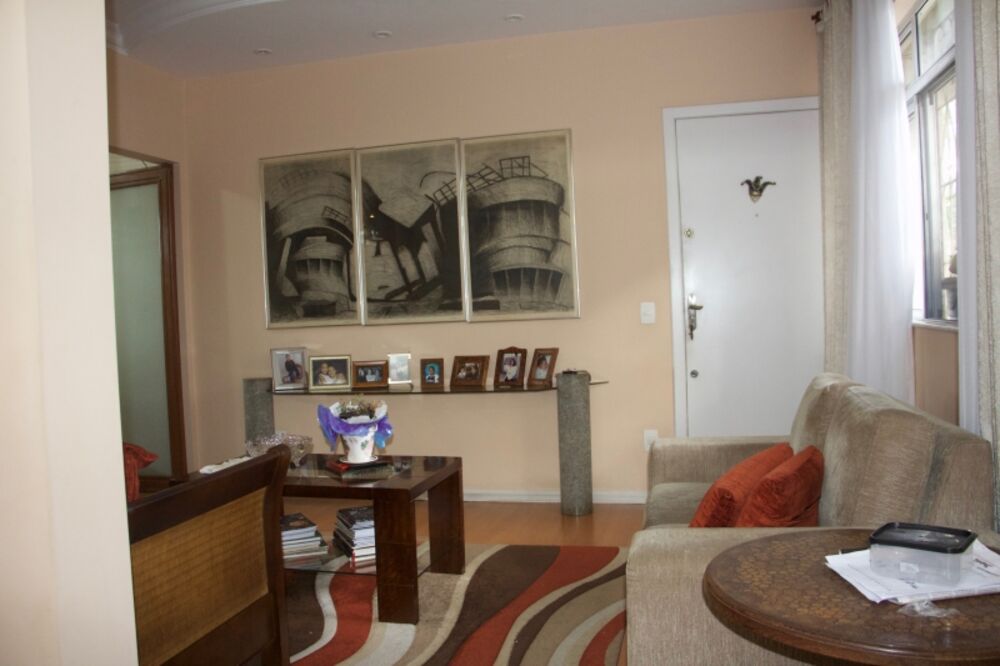Apartamento à venda com 3 quartos, 130m² - Foto 2