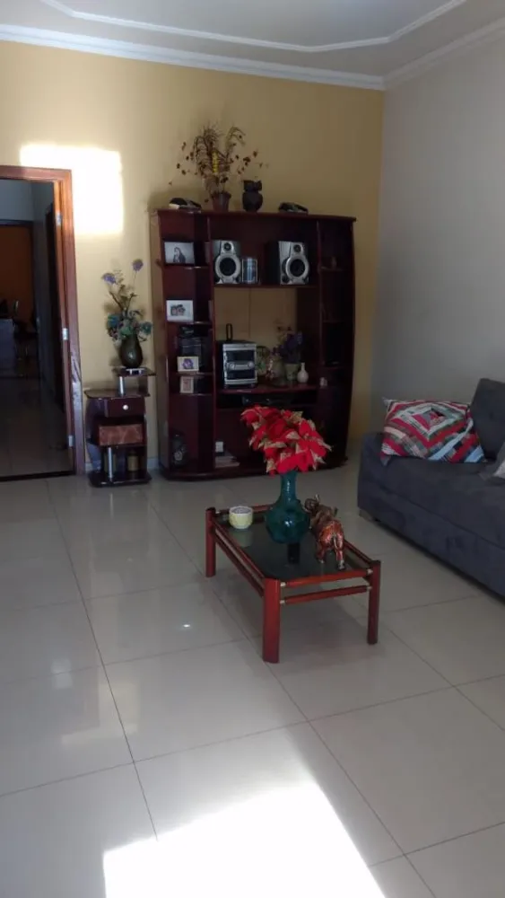 Casa, 4 quartos, 273 m² - Foto 1