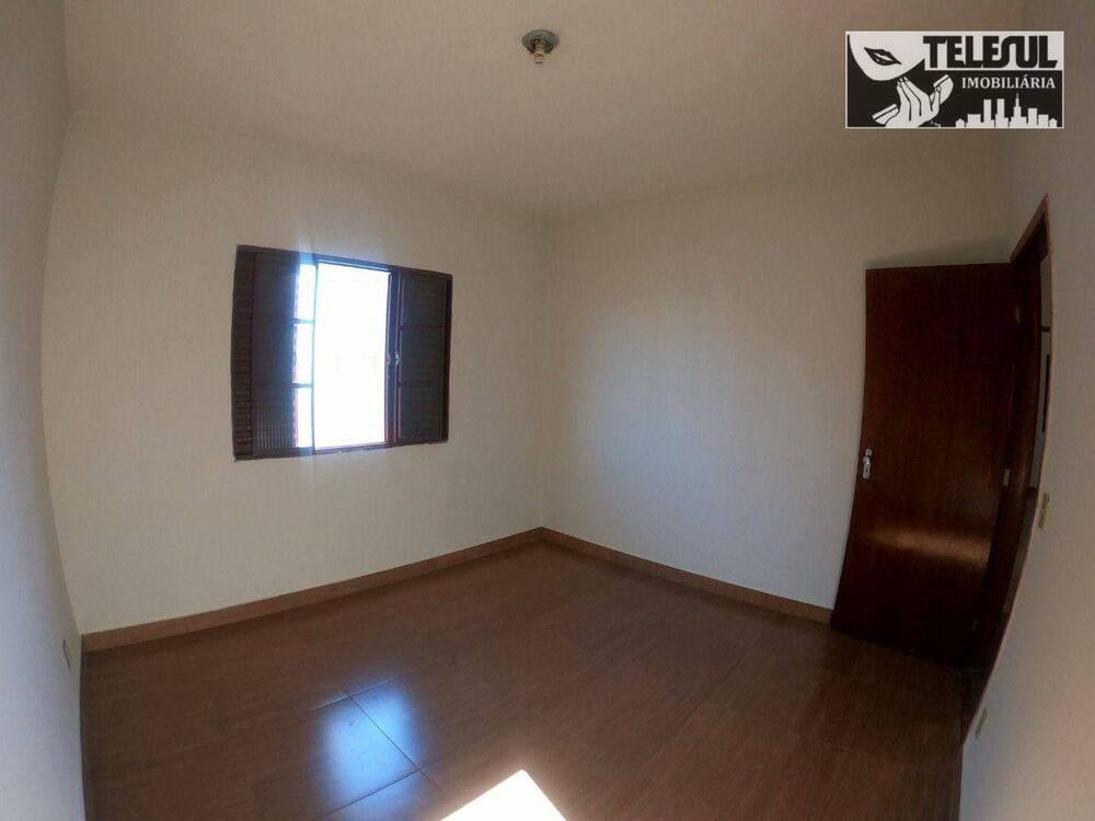 Casa à venda com 3 quartos, 224m² - Foto 7