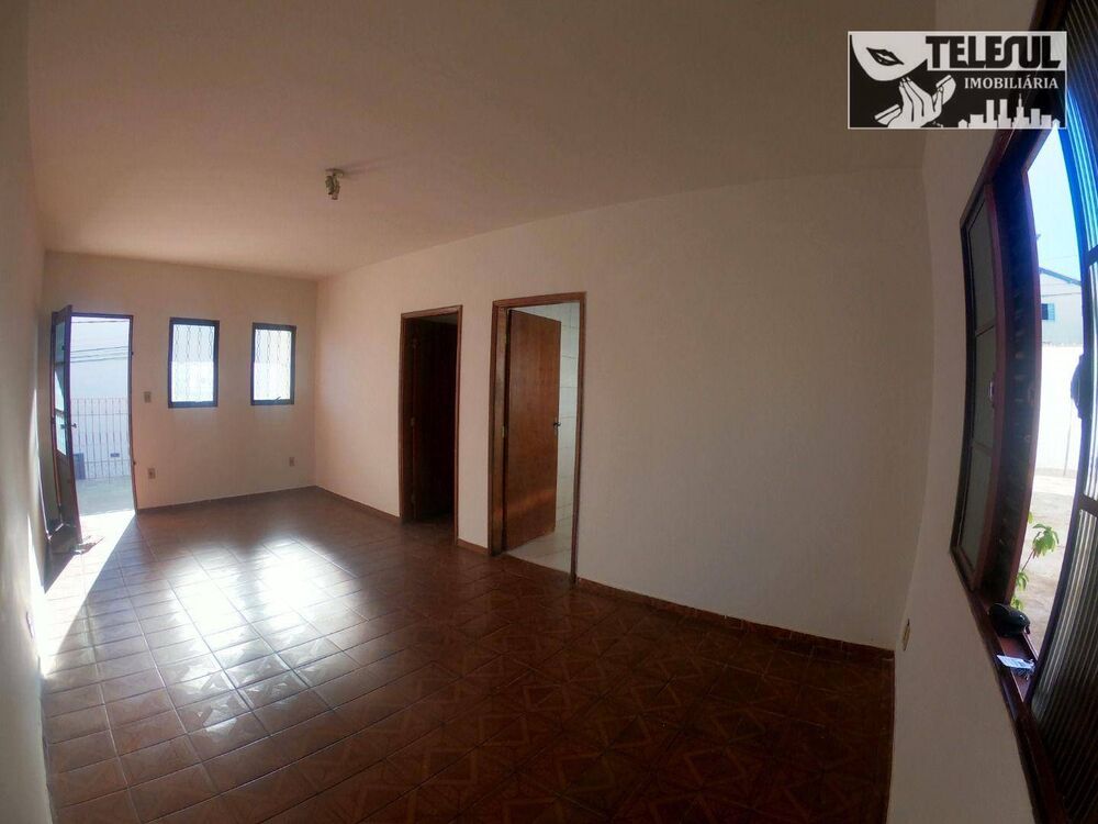 Casa à venda com 3 quartos, 224m² - Foto 3