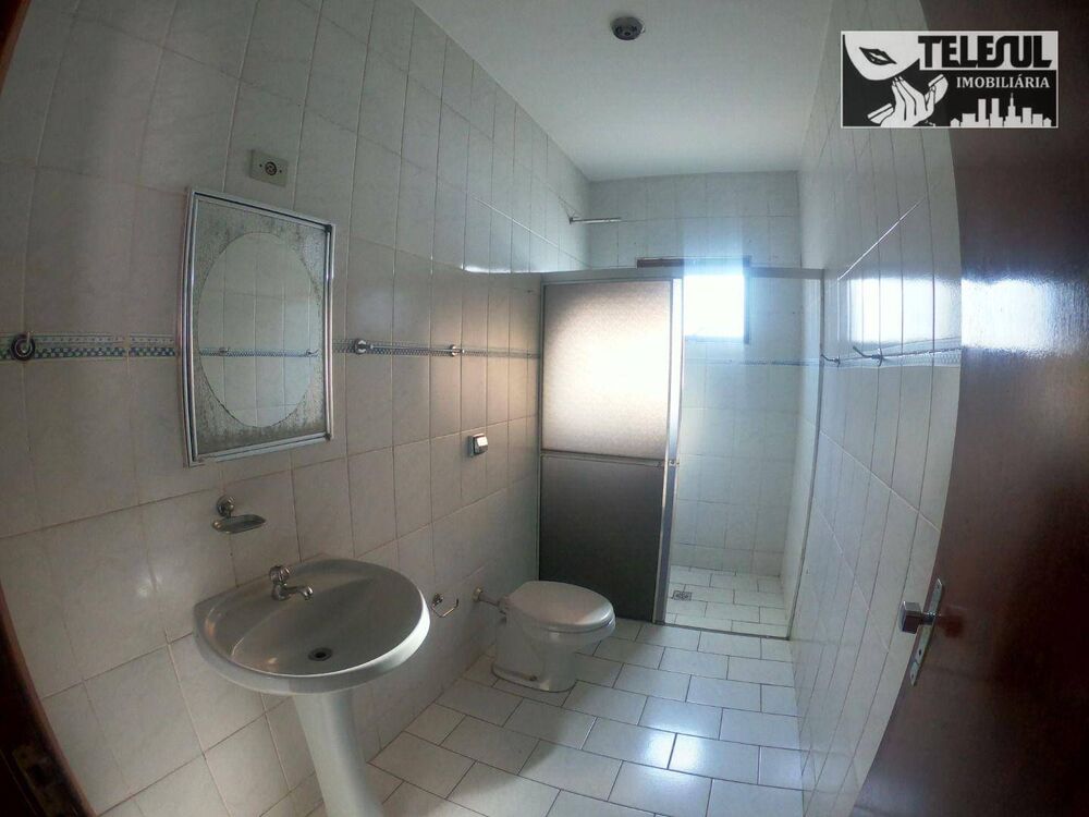 Casa à venda com 3 quartos, 224m² - Foto 8