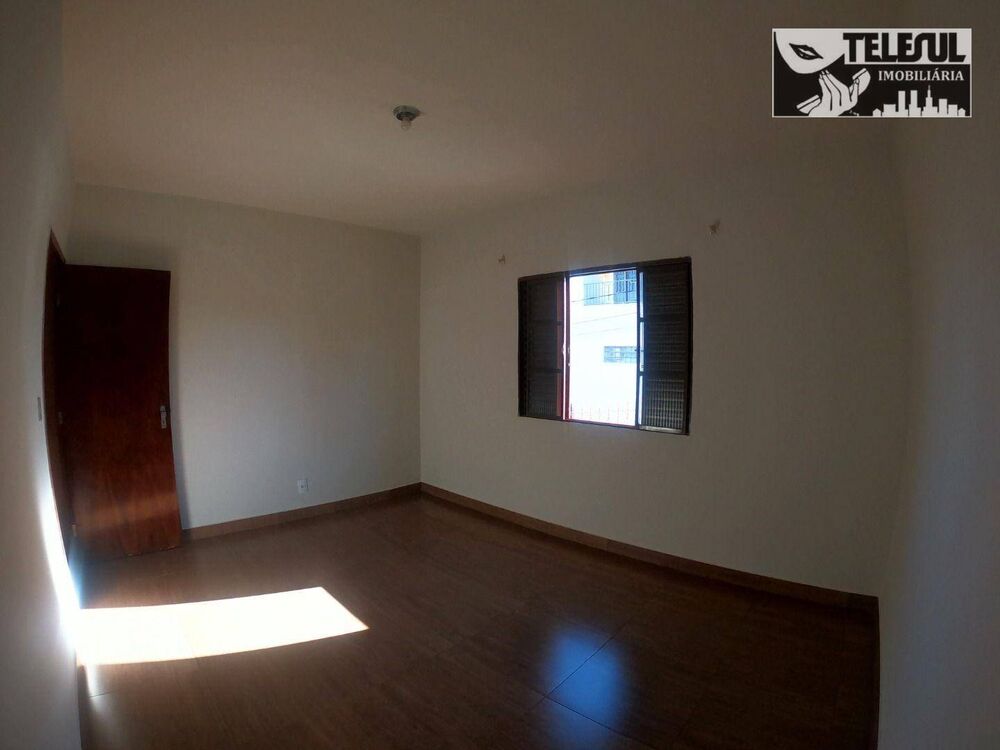 Casa à venda com 3 quartos, 224m² - Foto 6
