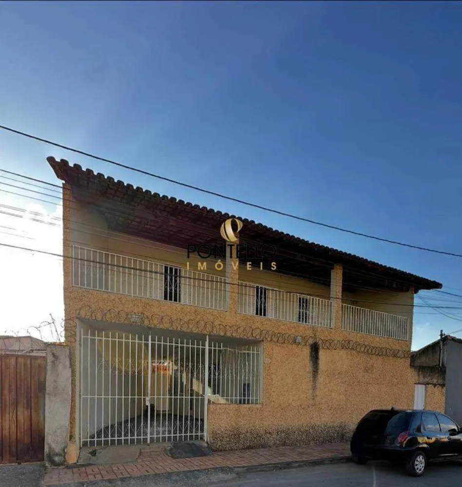 Casa, 4 quartos, 163 m² - Foto 1