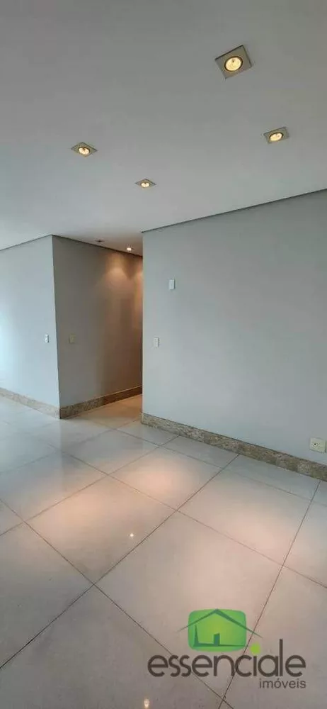 Cobertura à venda com 4 quartos, 200m² - Foto 3