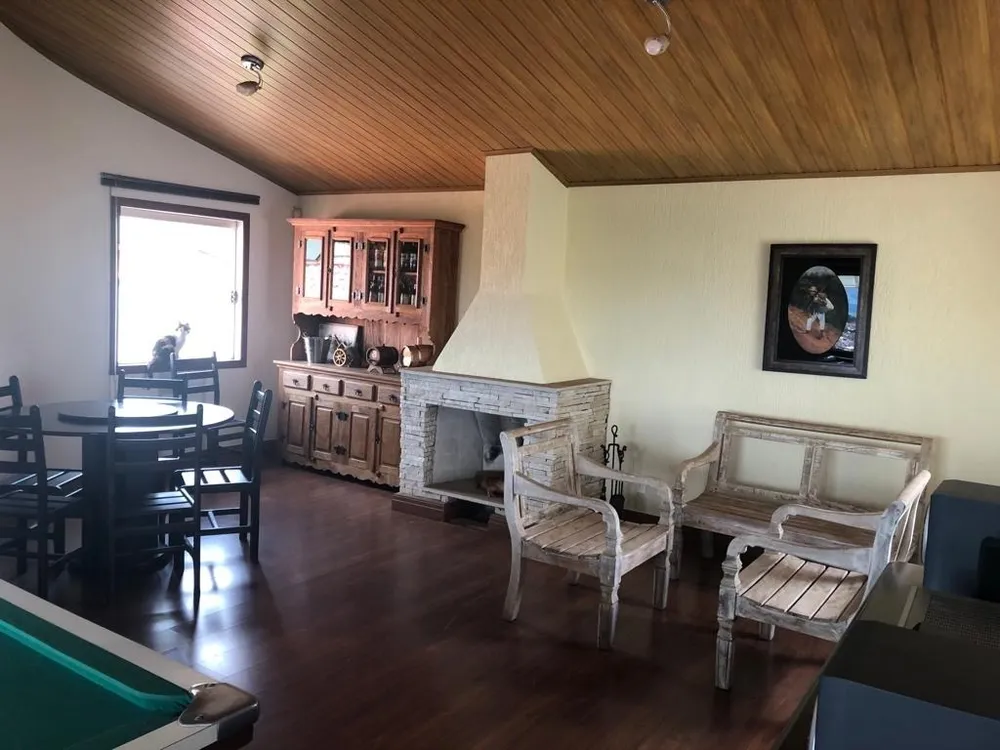 Casa, 4 quartos, 250 m² - Foto 1