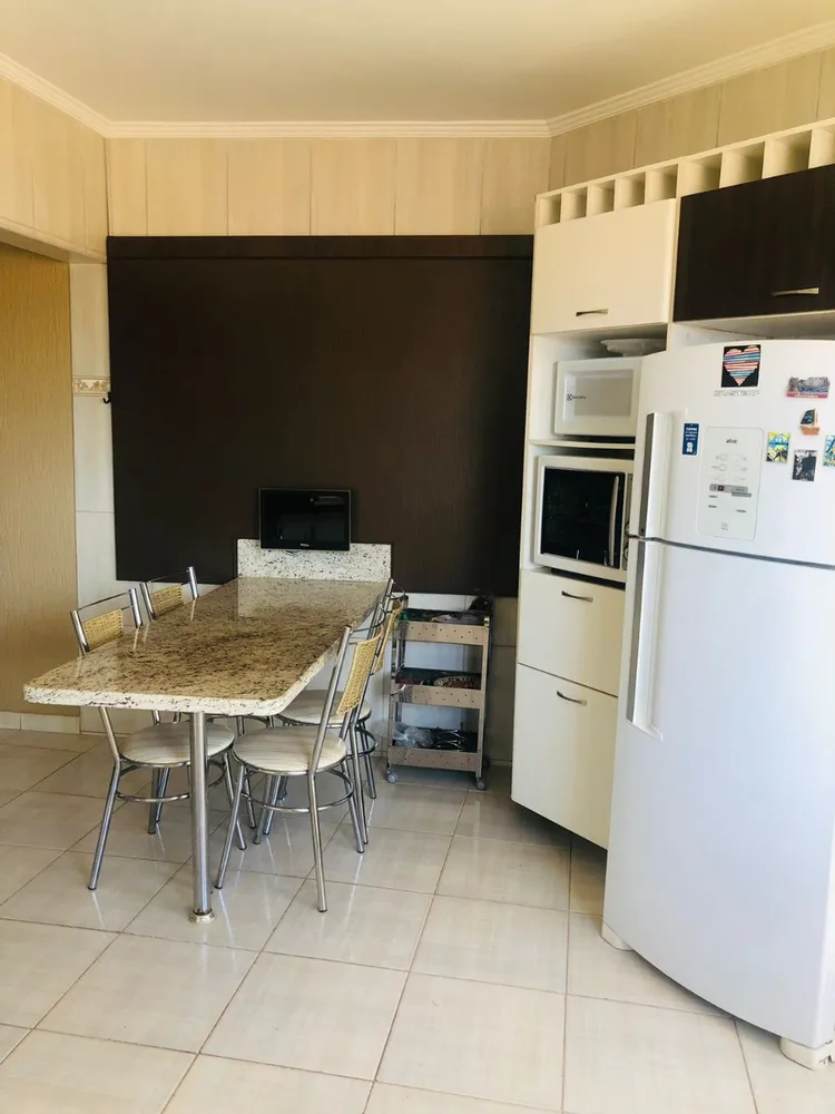 Casa, 4 quartos, 250 m² - Foto 12
