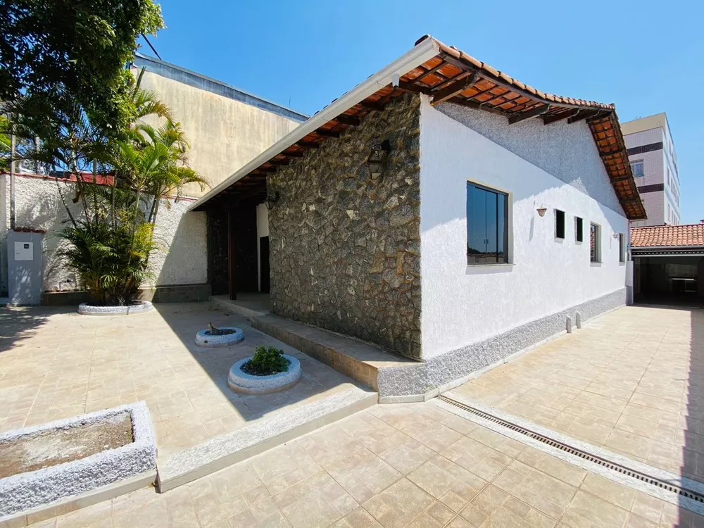 Casa à venda com 3 quartos, 360m² - Foto 2