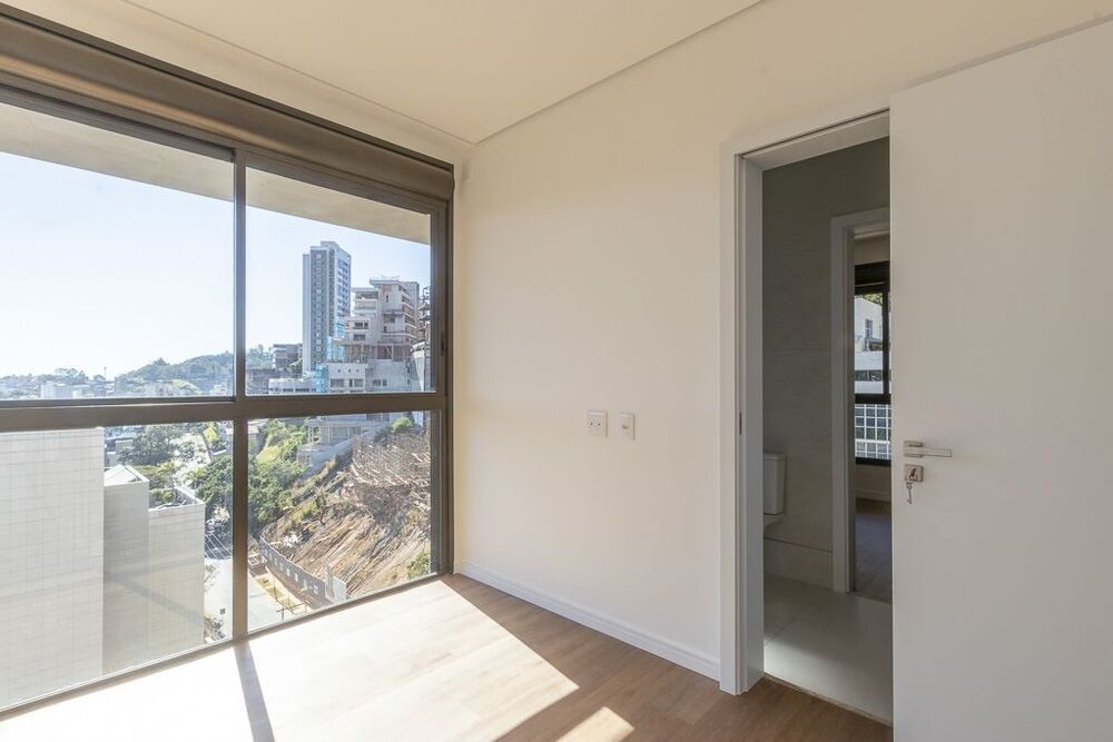 Apartamento à venda com 4 quartos, 134m² - Foto 1