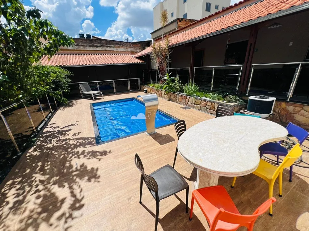 Casa à venda com 3 quartos, 360m² - Foto 1