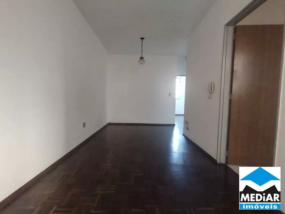 Apartamento para alugar com 3 quartos, 70m² - Foto 2