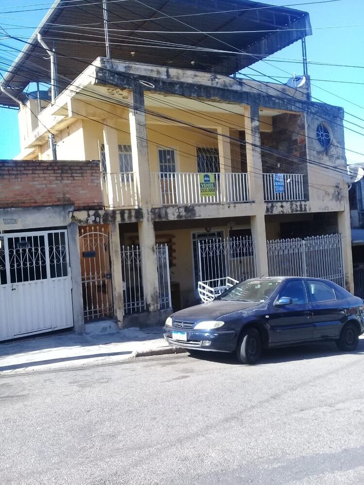 Casa à venda com 3 quartos, 320m² - Foto 1