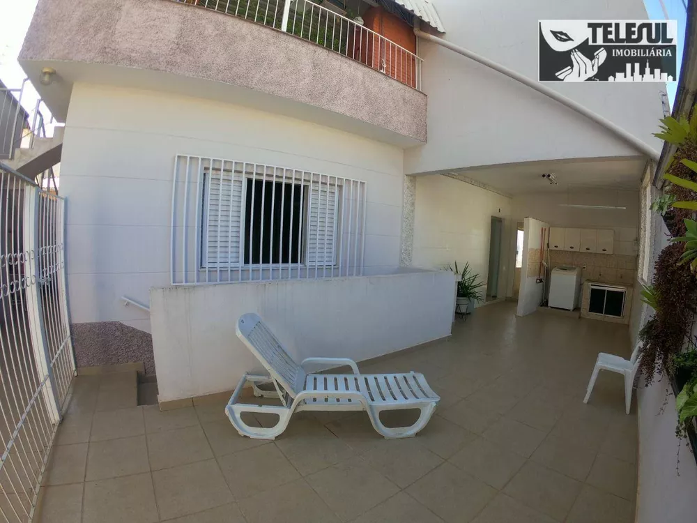 Casa à venda com 4 quartos, 300m² - Foto 12