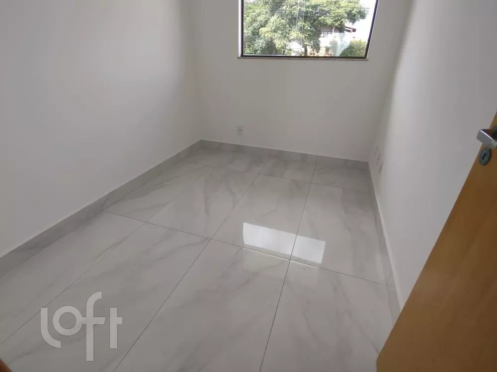 Casa à venda com 3 quartos, 102m² - Foto 4