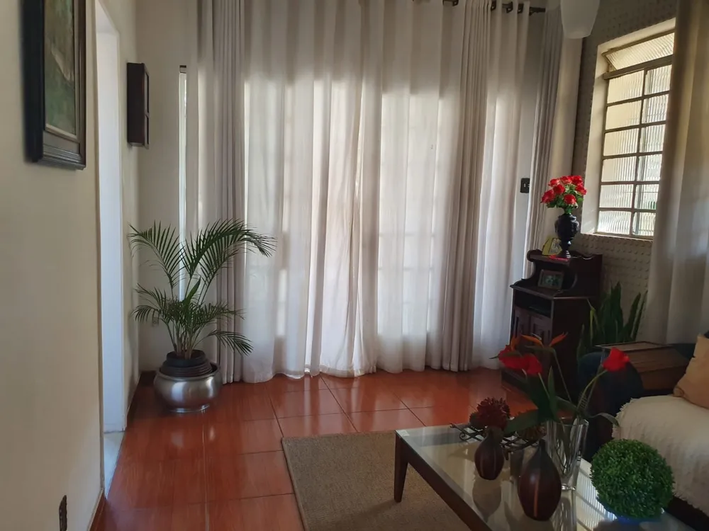 Casa, 4 quartos, 218 m² - Foto 3