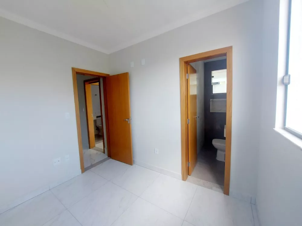 Casa à venda com 3 quartos, 205m² - Foto 11