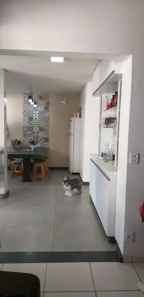Casa, 3 quartos, 250 m² - Foto 3