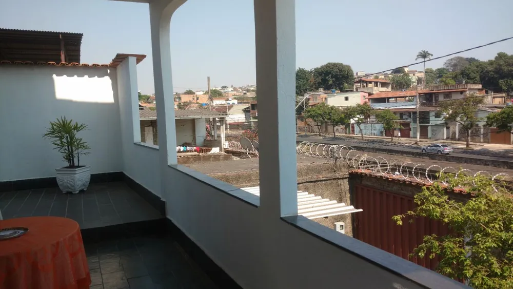 Casa, 3 quartos, 219 m² - Foto 2