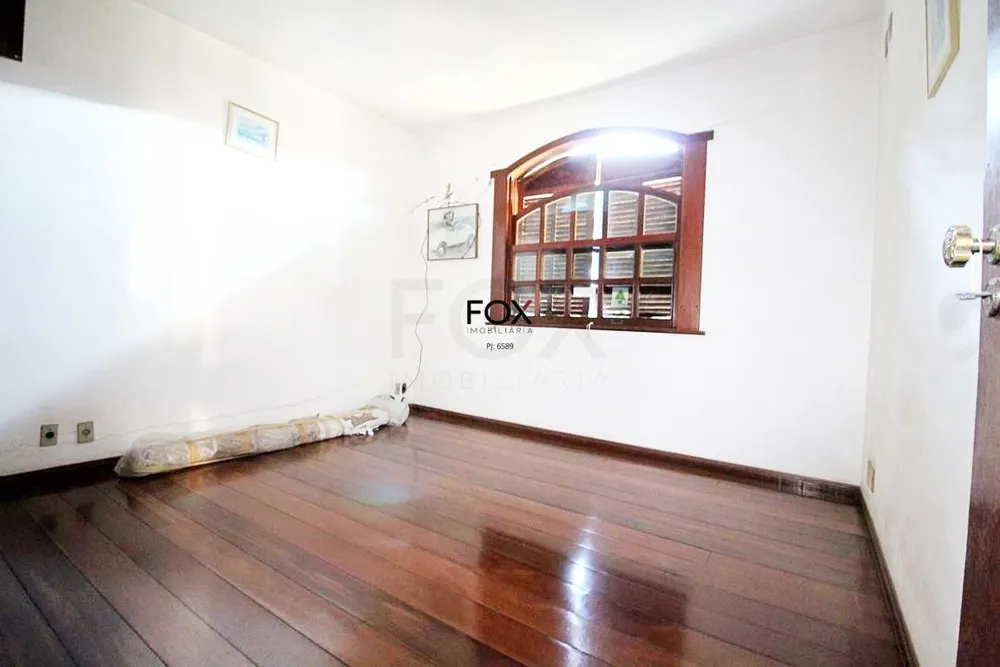 Casa, 4 quartos, 330 m² - Foto 2
