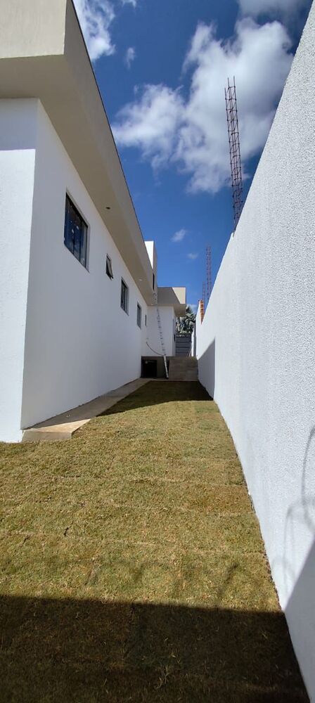 Casa à venda com 3 quartos, 98m² - Foto 4